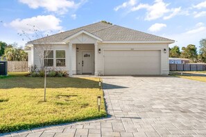 Exterior - • Emerald-Gem-Inn • PCB • Family Fun Beach Home! • (Panama City Beach)