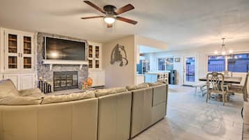 TV, fireplace, stereo