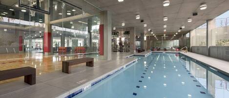 Sisäuima-allas, ulkouima-allas