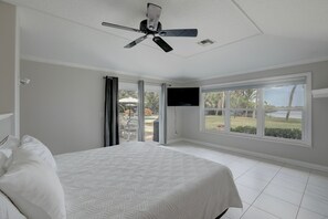 4 slaapkamers, een bureau, een strijkplank/strijkijzer, gratis wifi