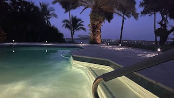 Piscina externa, piscina aquecida