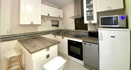 BEAUTIFUL RENOVATED 3-STAR T1 BIS WITH LARGE TERRACE, WIFI AND PARKING SPACE