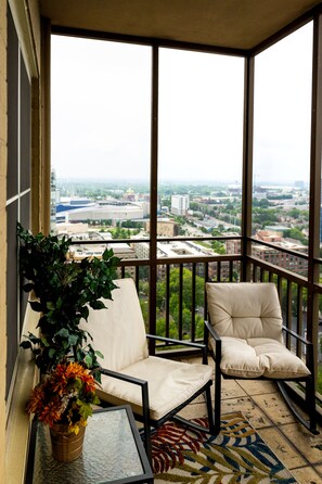Terrace/patio - DTWN luxury condo 99 percent Walk score (Atlanta)