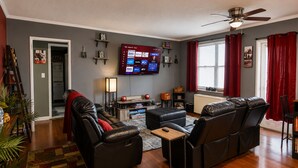Deluxe Condo, Multiple Beds, Kitchen, City View | Television - Modern High-Floor condo at Heart of Downtown & Skyline Balcony (Atlanta)