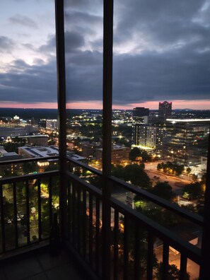 Terrace/patio - DTWN luxury condo 99 percent Walk score (Atlanta)