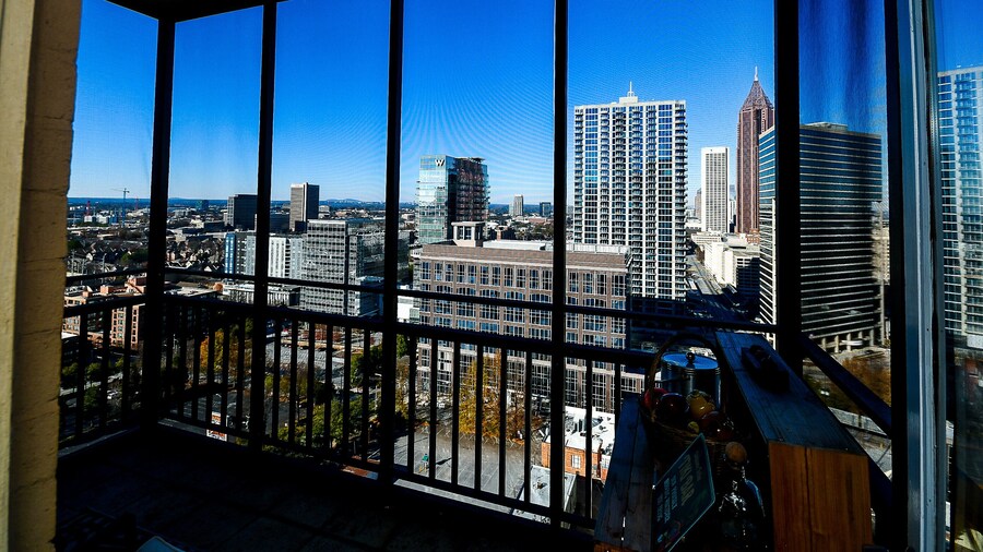 DTWN luxury condo 99 percent Walk score
