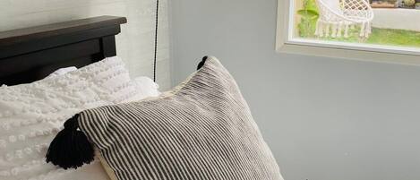 1 soverom, strykejern/-brett, wi-fi (inkludert) og sengetøy