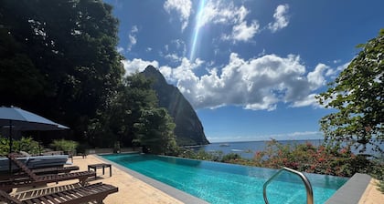 Authentic St. Lucian Experience at Prestigious 2-bed Villa - Colibri Cottage