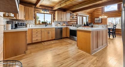Large, Cozy, log home!