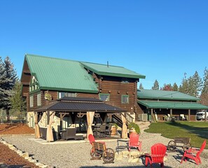Exterior - Large, Cozy, log home! (Athol)