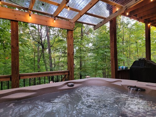 Relaxing Helen, Ga Cabin Min from Helen, Sleeps 12 with Hot Tub & Firepit! 
    