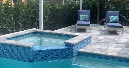 RENOVATED HOUSE-NEW HEATED POOL-HOT TUB-CLOSE TO BEACH- MACKLE PARK-BEACH GEAR