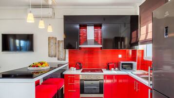 Fridge, microwave, oven, dishwasher