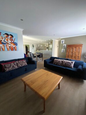 Living area - Come, enjoy our Beach House. We love it! and we hope you will too. (Green Head)