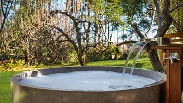 Bañera de hidromasaje exterior