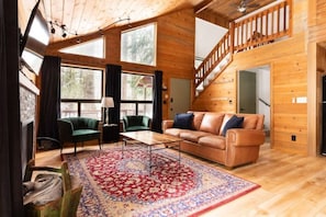 Chimenea, futbolito y libros