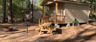 Cozy Camping Cabin on Lake Marion near Congaree Nat Park