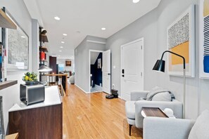 Interior - The Wilson | Shaw Duplex | 4BR Private Suites (Washington)