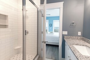 6 chambres, accès au Wi-Fi (inclus), literie fournie