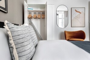 Iron/ironing board, WiFi, bed sheets