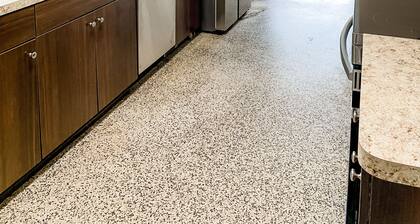 Greater Gator Gainesville - 4/3 steps to UF Campus