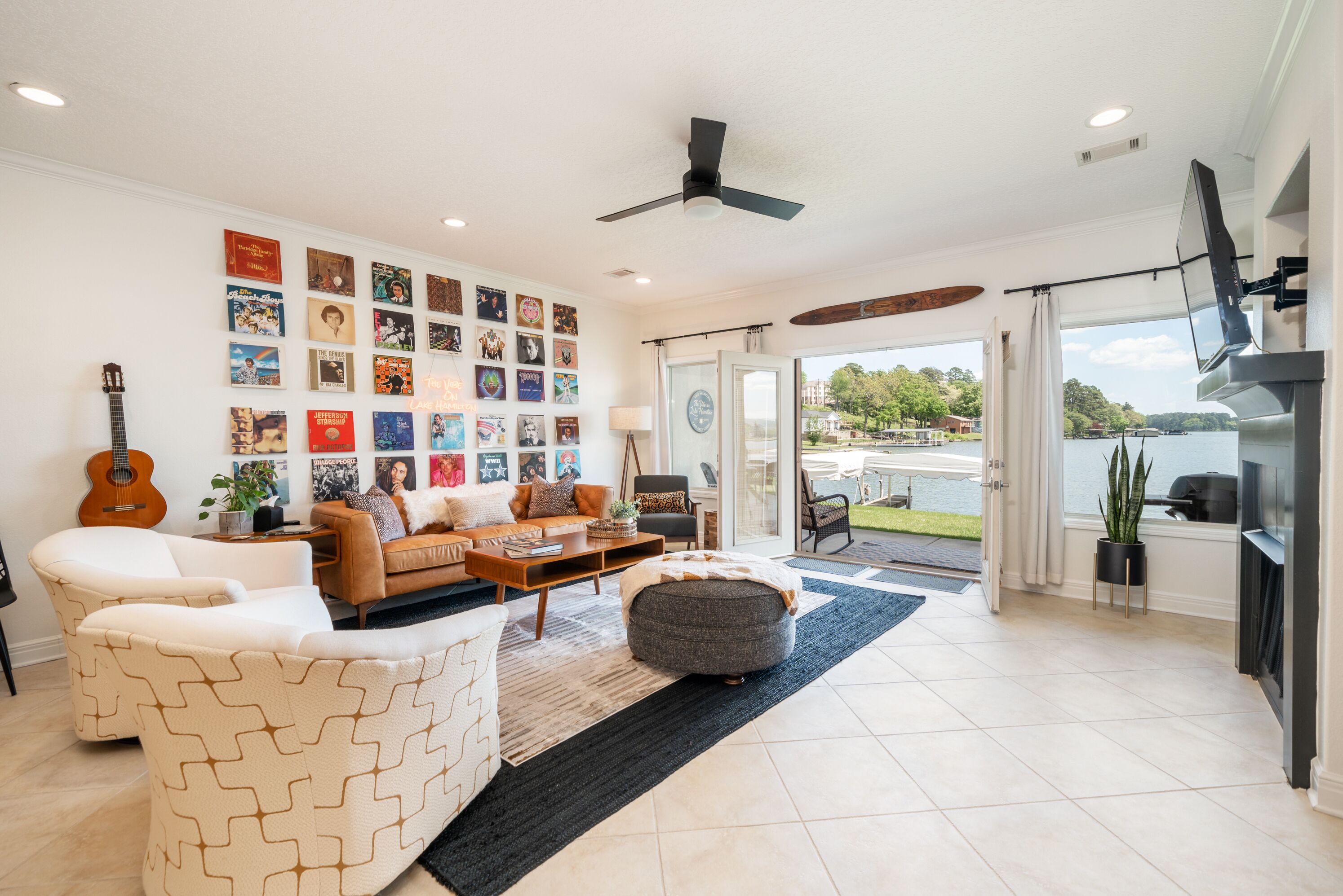 The Vibe on Lake Hamilton - 2 BR\/2BA with a boat slip.
