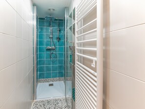 Shower, free toiletries, hair dryer, towels - Appartement Dalmata - Welkeys (Annecy)
