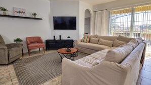 Huis, Meerdere bedden (5 Bed Solterra Sensation Vacation Hom) | Woonruimte