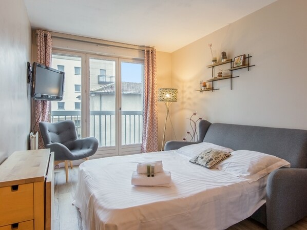 1 bedroom, iron/ironing board, WiFi, bed sheets - Appartement de Montplaisir - Welkeys (Lyon)