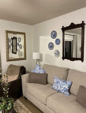 Smart TV - NICE remodel, large patio, comfy beds, golf tennis (Hot Springs)