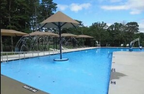 室内游泳池，室外游泳池