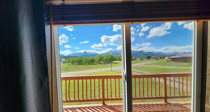Circle R Cabin 1, Private Ranch, Mountain Views