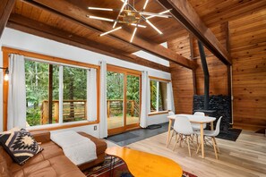 Smart TV, Netflix, Hulu, books