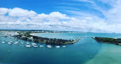 Beachfront living & ocean views