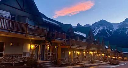 2 BR townhouse | Close to Banff | Private entrance