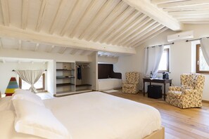 9 soveværelser, Wi-Fi, sengetøj