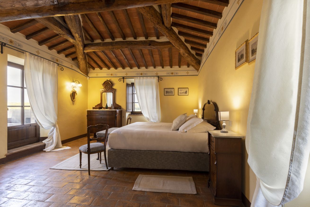 14 bedrooms, iron/ironing board, WiFi, bed sheets