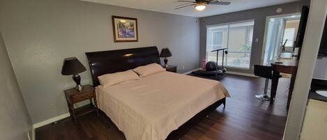 3 chambres, bureau, Wi-Fi, draps fournis