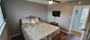 3 chambres, bureau, Wi-Fi, literie fournie