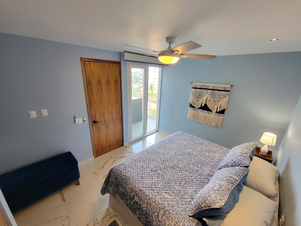 Spacious Penthouse W/Private Terrace | Apartment in Valencia