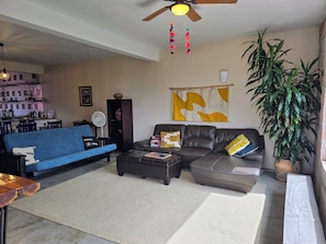 Smart TV - Modern House, Upscale Mexican neighborhood. (Oaxaca)