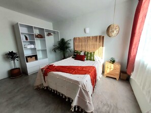 2 bedrooms, iron/ironing board, travel crib, free WiFi