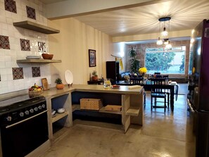 Fridge, oven, stovetop, coffee/tea maker - Modern House, Upscale Mexican neighborhood. (Oaxaca)