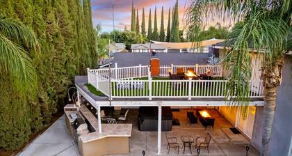 Hot tub, Game Room, Outdoor Kitchen & much more!