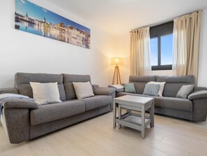 TV - Ideal apartment in Torredembarra, Costa Daurada (Torredembarra)