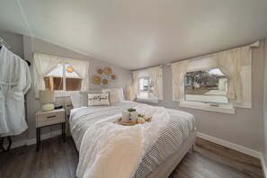 1 bedroom, WiFi, bed sheets