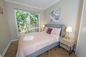 6 bedrooms, iron/ironing board, travel crib, free WiFi