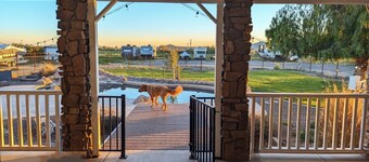 Quiet ranchette yet close to super bowl!!!  Beautiful desert and mountain views!