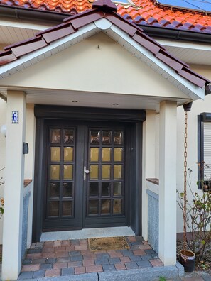 Exterior detail - Holiday Home 'Anker Perla' with Private Terrace and Wi-Fi (Grömitz)