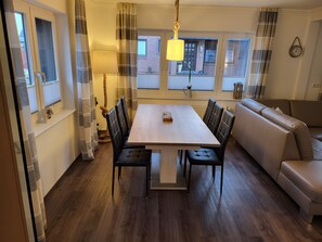 Dining - Holiday Home 'Anker Perla' with Private Terrace and Wi-Fi (Grömitz)